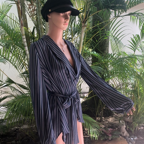 Striped Tie Wrap Blouse ( NEW) Beautiful - Picture 2 of 13